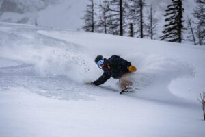 Heli snowboarding